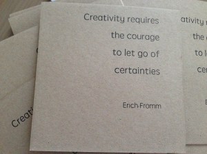 Cairn Board Almond 455 g/m2